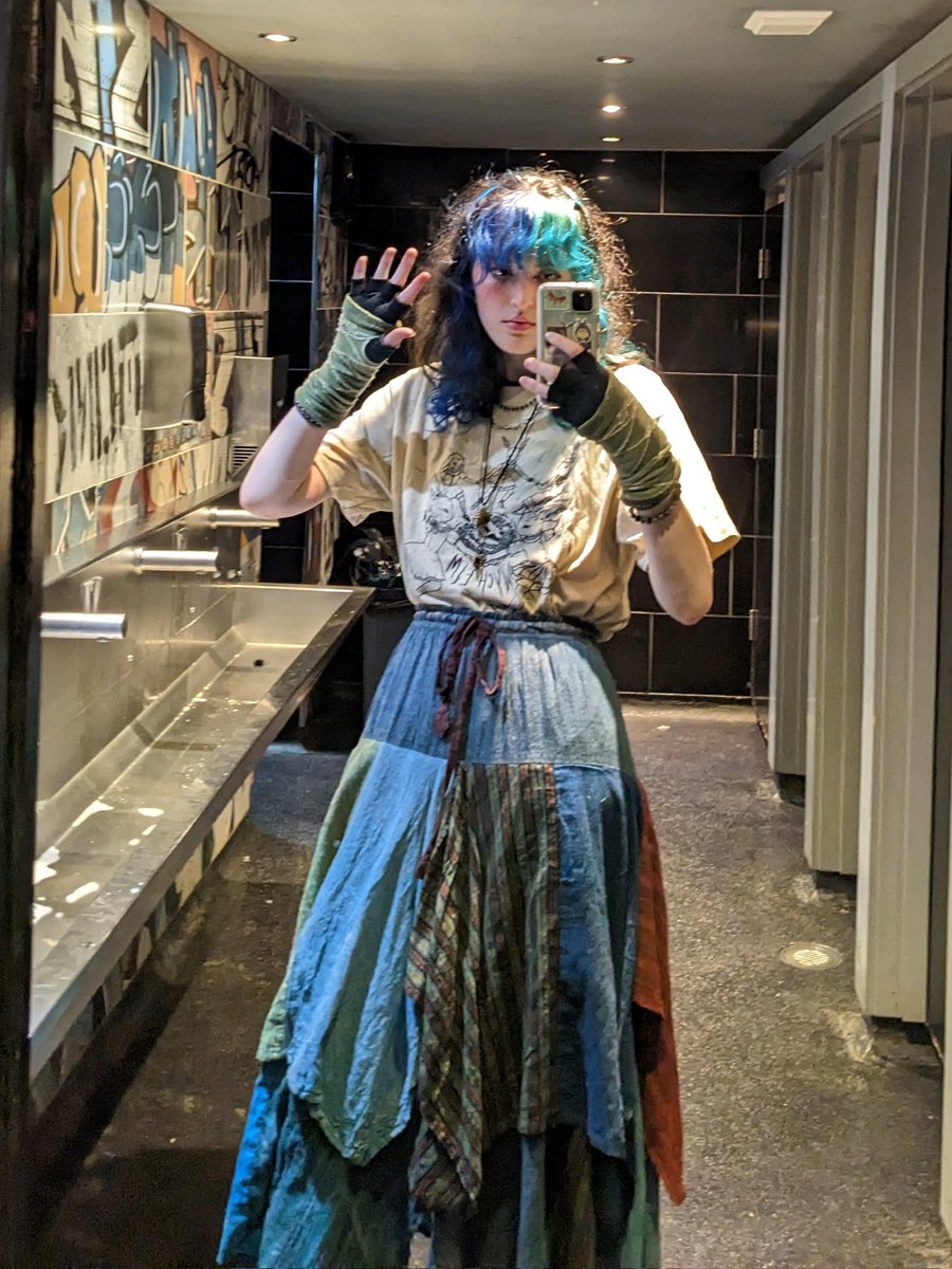 ez(ra) 🐟 tweet media