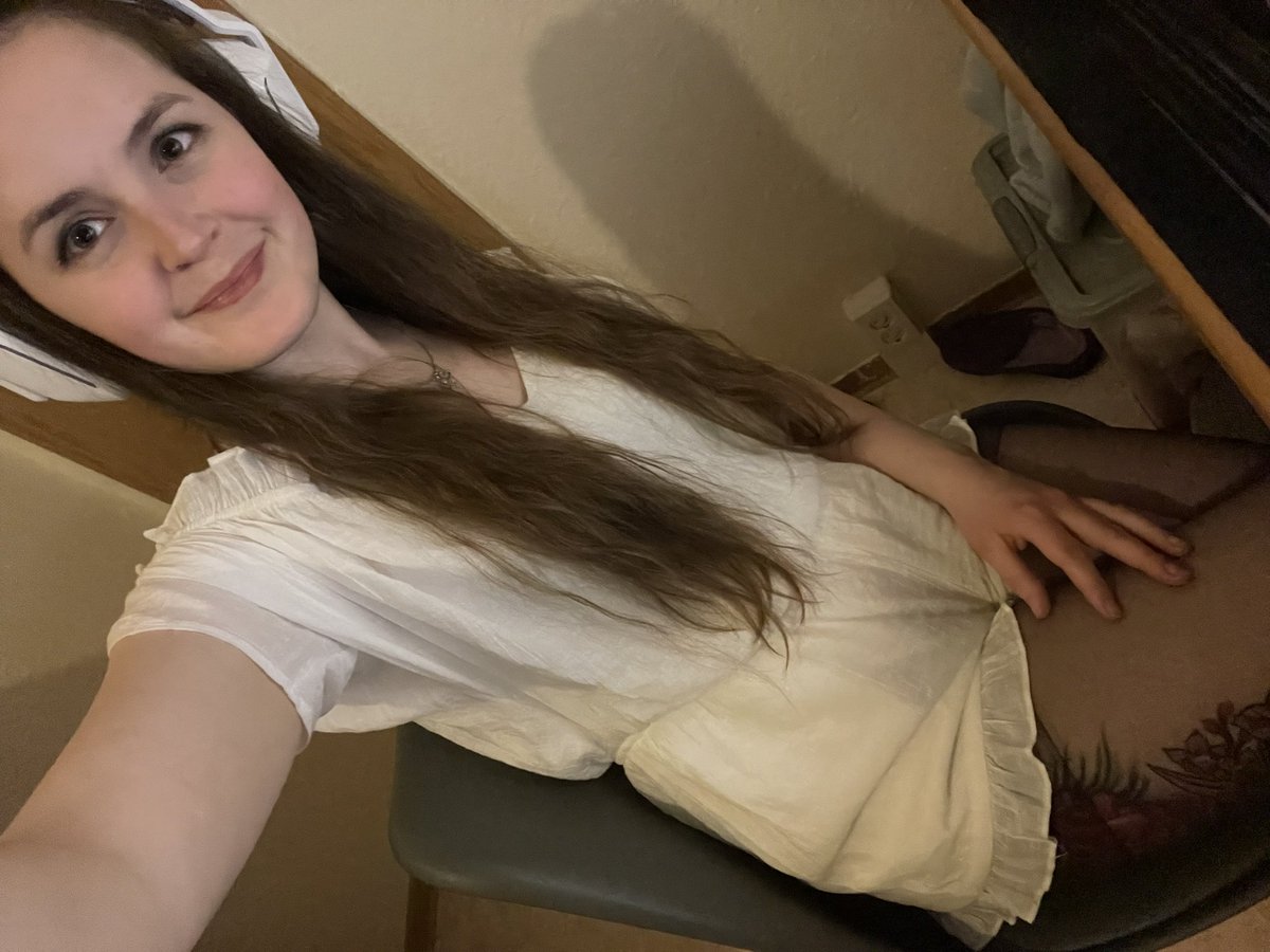 stefanie97's tweet photo. Wollt noch dankee sagen für den zwar kurzen aber angenehmen Geburtstagsstream 😊👀 https://t.co/IKx9Be11NW