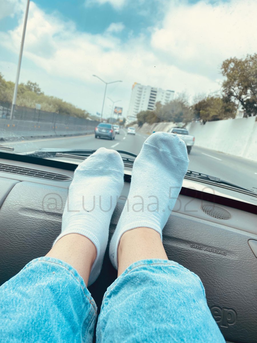 Luunaa520's tweet photo. Pies viajeros🥰

#feet #feetsale #feetjob #feetsgram #feetnail #pieds #Fouss #piedi #feetpic #onlyfeet #feetfinder #feetfethish #feet_lover #feetpicture #feetpicsforsales #feetworship https://t.co/V6at9I19qK