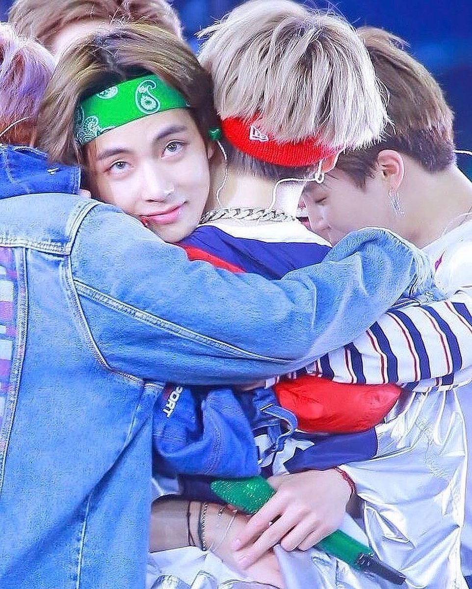 ftmh2113's tweet photo. Please take care of yourself We love you so mutch don't forget this #We_love_you_jin #Namjoon_best_leader #Jhope_our_Sunshine #Jimin_angel #Yoongi_proud #Taehyung_best_boy #Jungkook_Prince #Rest_in_peace_moonbin #army_forever
@BTS_twt https://t.co/ChPjSvPmtc