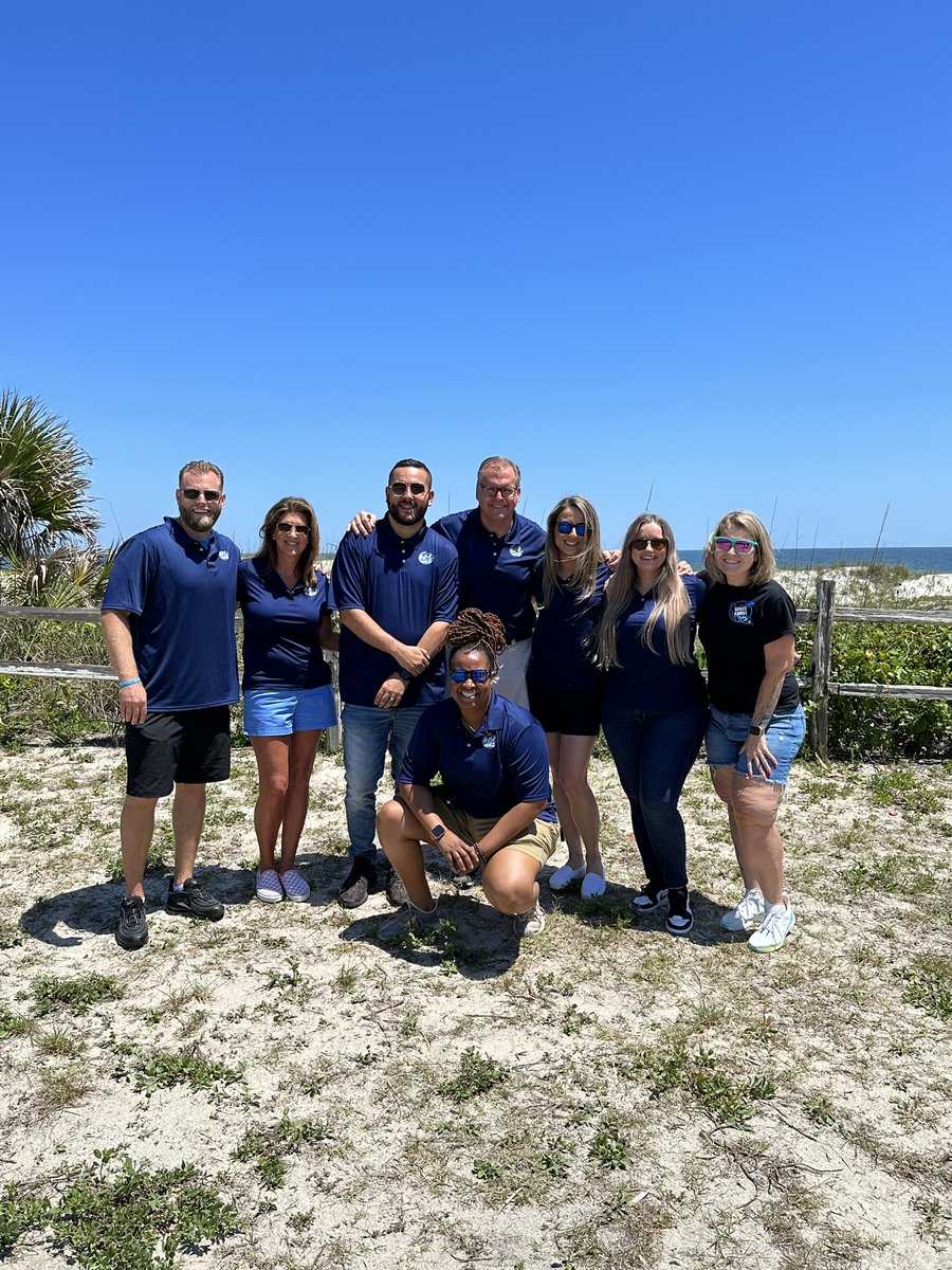 Sara_M_Morgann's tweet image. Had such a great time at the North FL Fighters  Q1 recognition event!! #1 Q1 team in FL baby!! Congrats to all! #OneFLA @jemeFL @MatthewCLinden