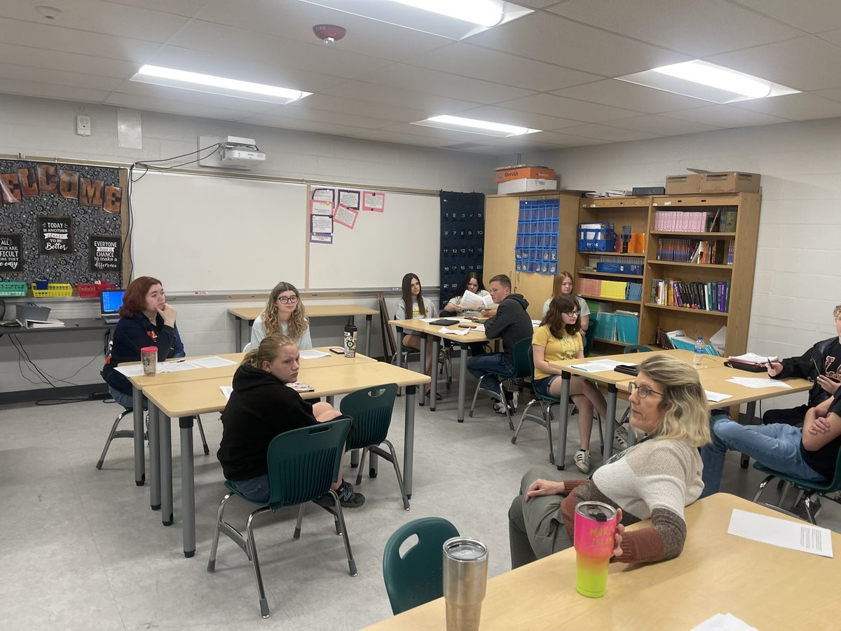 LeffingwellDan's tweet photo. Words cannot describe what I learned from these students today!! Thank you for sharing your perspectives of the importance of “strengths” and the impact to date! Cannot wait for others to hear from you at our @StrengthsCenter Showcase on April 26. @ecoesc #StrongNotWrong 💪 https://t.co/Ra7Yayu6Q6