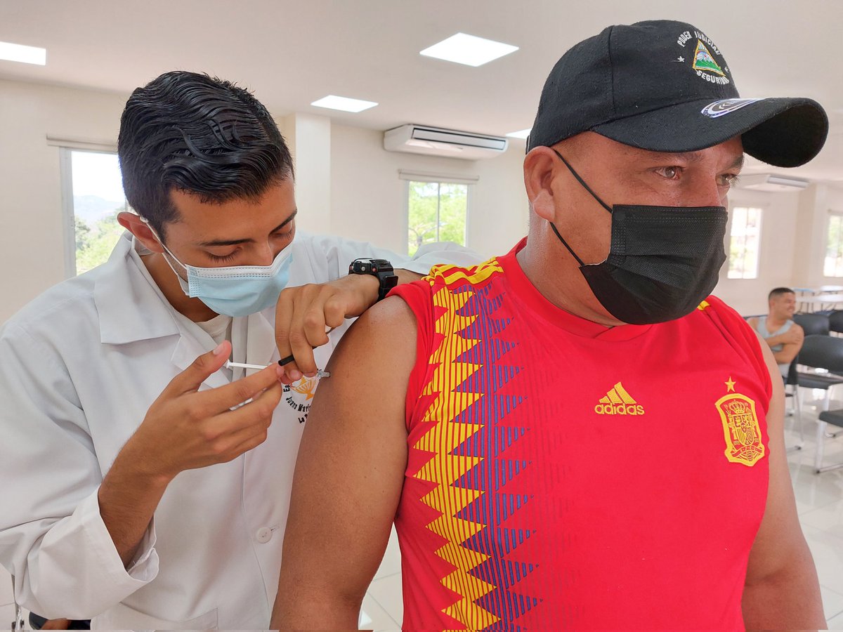 PJEsteli's tweet photo. Exitosa Jornada de vacunación realizada por el Minsa a Funcionarios y Servidores Públicos del Complejo Judicial de #Esteli.

Se aplicaron vacunas contra la Influenza, Neumococo, el Tétano y Covid-19. 💉😷

❗Tu salud es primero, la prevención inicia contigo❗
#PoderJudicialEsteli https://t.co/PZqynwlrUG