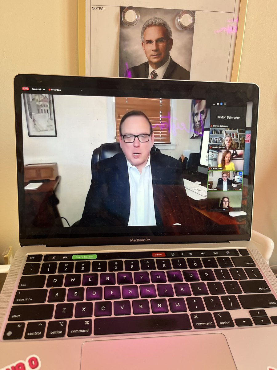 lbeinhaker17's tweet photo. Hearing from @waltkane on what it’s like to juggle a lot of stories as an investigative reporter #j262 @AlannaKopania https://t.co/jWAj2BFnHV