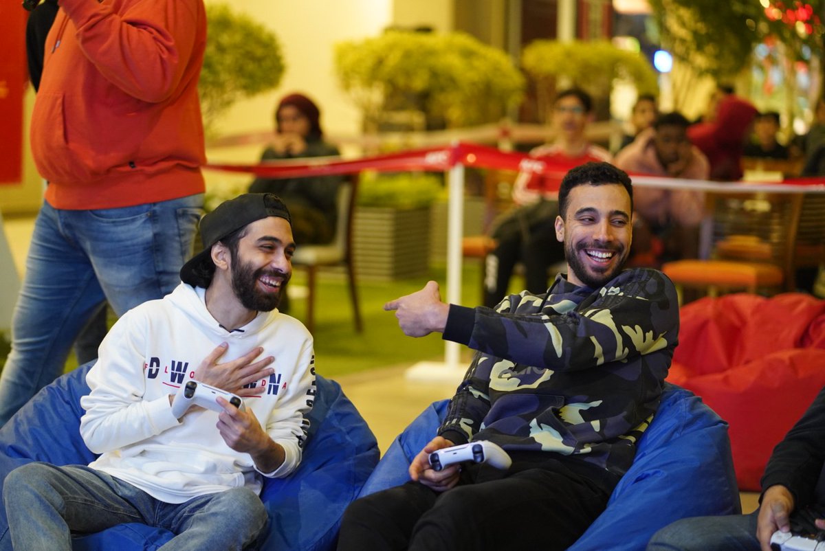 Hesham__Khaled's tweet photo. @aloli51 و @MarwanRehan الماتش بالنسابلهم كان مش مجرد ماتش ده كان mission 
P.s مع كل الابتسام ده هما كانوا ضد بعض 🤣
#KFCWingers https://t.co/pTDFLlIpx8