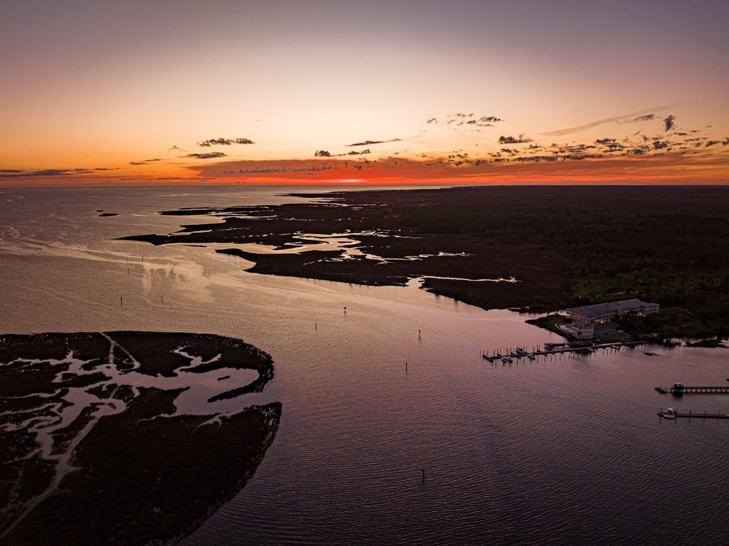 roysteinhatchee's tweet photo. Hey, looking for a way to unwind and enjoy some of the best views Florida has to offer? Look no further than Roy's in Steinhatchee! You won't want to miss the chance to catch the sun setting over the horizon in a stunning blaze of colors. With an unforgettable experience lik… https://t.co/Q1aFoFtvxD