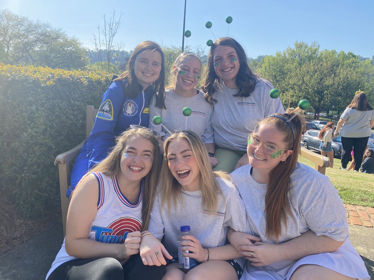 Julie Clevenger tweet media