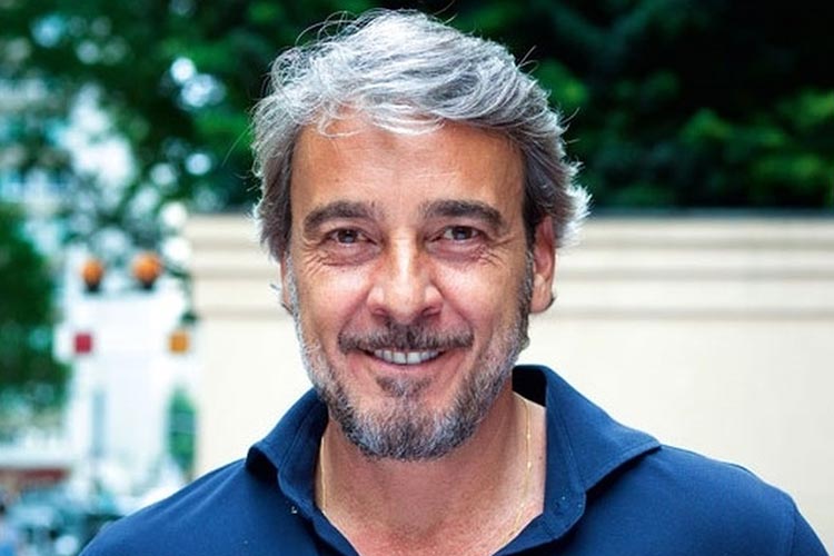areavip's tweet photo. Alexandre Borges dá o tom diabólico a personagem de Cine Holliúdy
LEIA 👉https://t.co/Pf4asr1xS9
.
“Esse capeta que eu faço é baseado muito na literatura de Cordel, um capeta que traz o politicamente incorreto”
#AlexandreBorges #CineHolliúdy #Globo #TerceiraTemporada https://t.co/aXocWlgiC1
