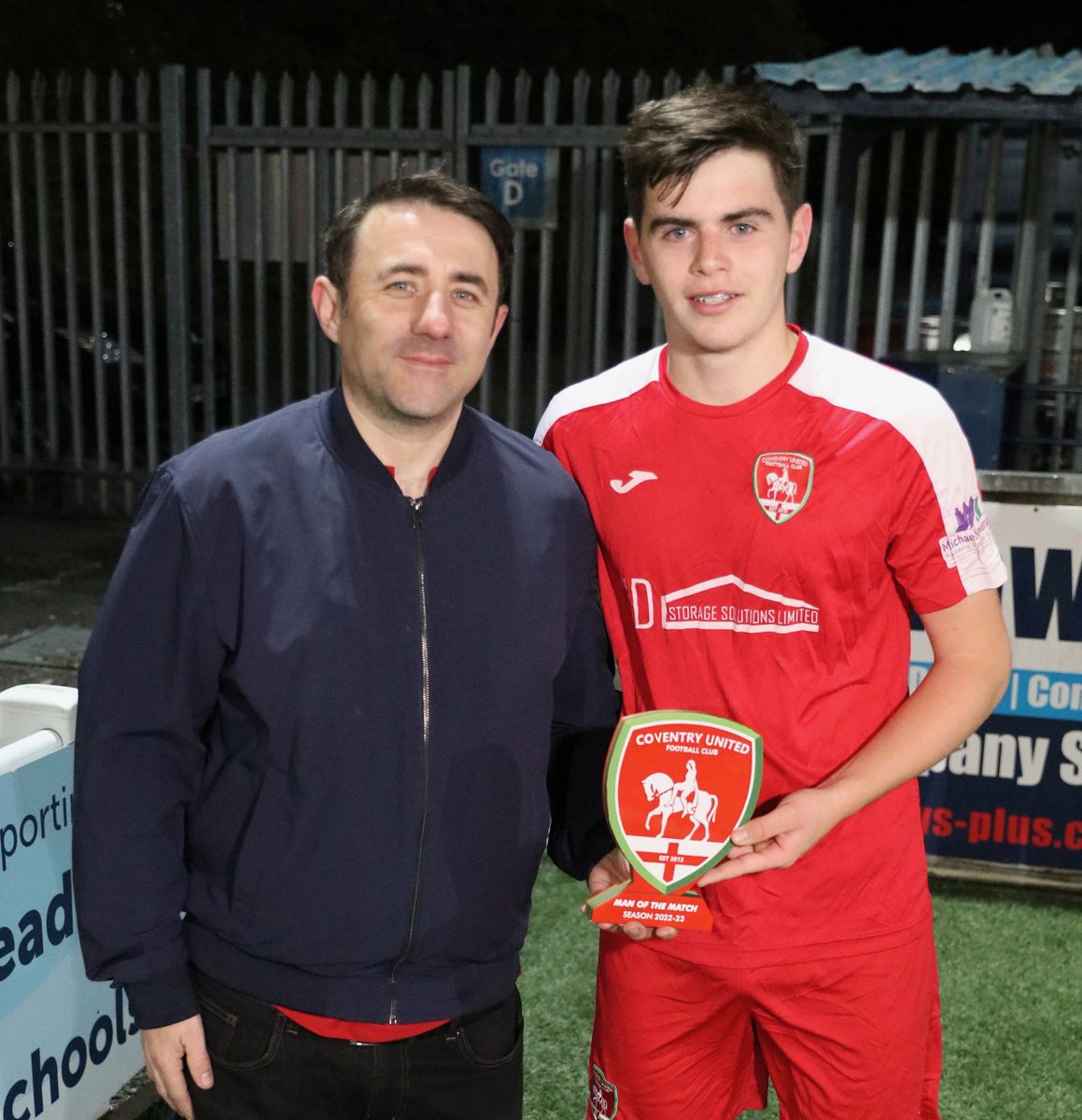 CovUnited's tweet photo. MAN OF THE MATCH🏆

First start✅
First home appearance✅
First goal✅

There could only be one winner of the final Manager's and CUTV MOTM awards of the season. Congratulations Charlie Morgan!

#CovAndProud🔴🟢 https://t.co/hTqZZUYxTU