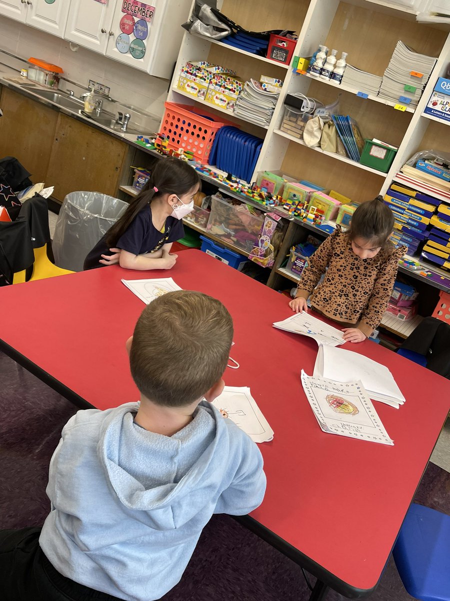 Such an amazing time today celebrating the end of our writing unit. We buddied up with Ms. Pereira’s class to share our ‘How to Books’! ✏️🤍 #JJP #WritingCommnunity #Kindergarten  <a href="/ParkwayPOB/">JudyJacobsParkwayPOB</a> <a href="/EAnninoPOBLit/">Eileen Annino</a>