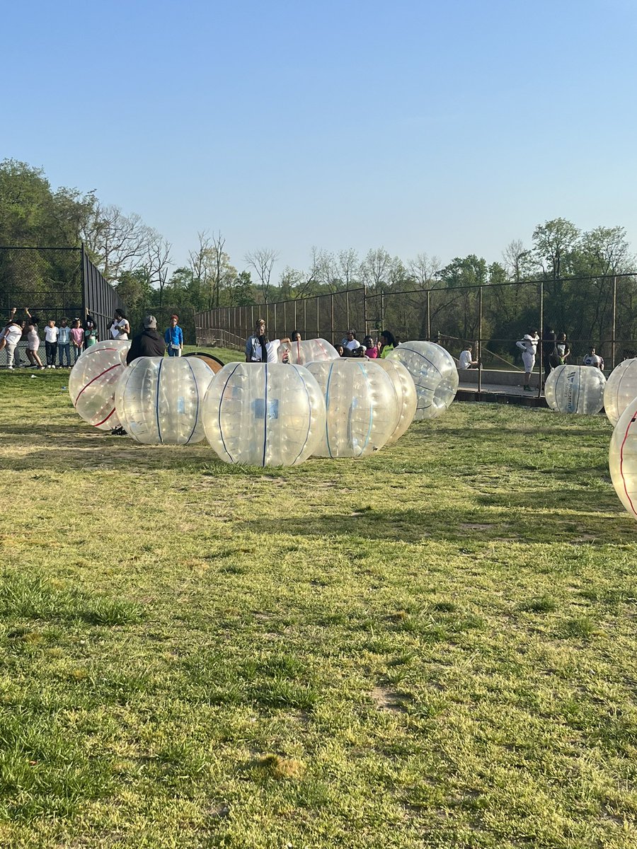 Thanks <a href="/KIPPBaltimore/">KIPP Baltimore</a> &amp; <a href="/MrsKaitHolbrook/">Kait Holbrook</a> for the family game night event! So many activities! #BmoreEdchat