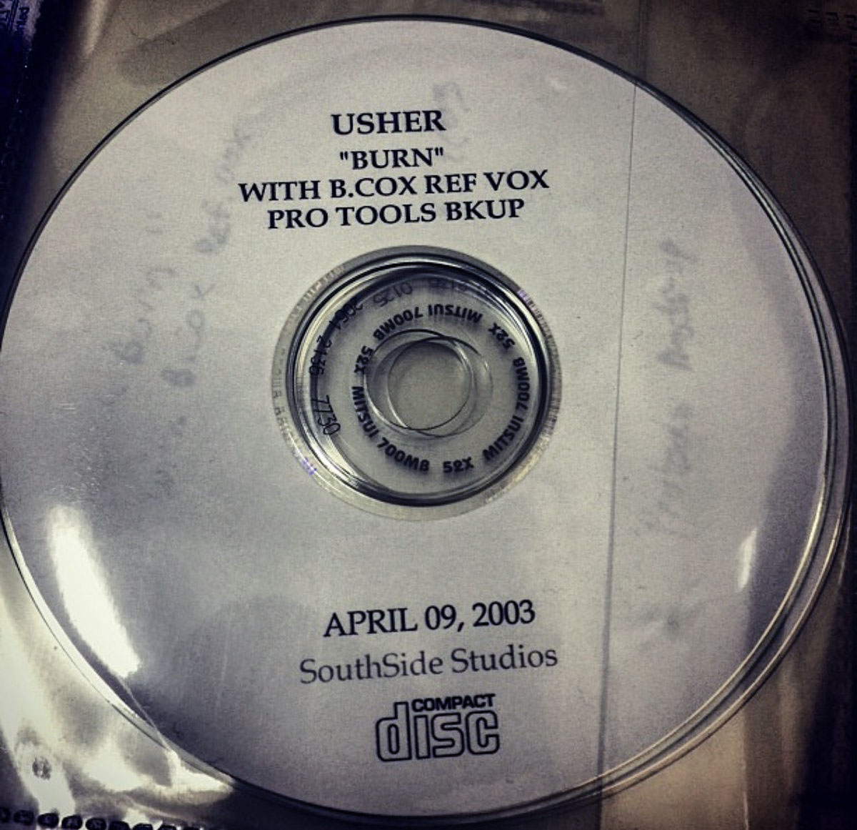 💿 #ThrowbackThursday — Usher "Burn" backup disc
📷 instagr.am/bryanmichaelcox
▶️ avid.com/pro-tools

#usher #burn #tbt #backup #disc #throwback #producer #musicproduction #protools #avid
