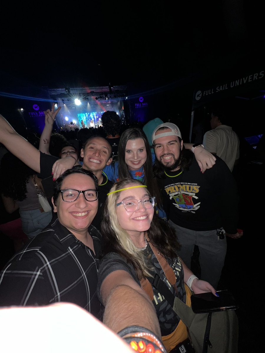 lisafremder's tweet photo. #fullsailhof TEAMMM❤️ https://t.co/qf7xVSgH04