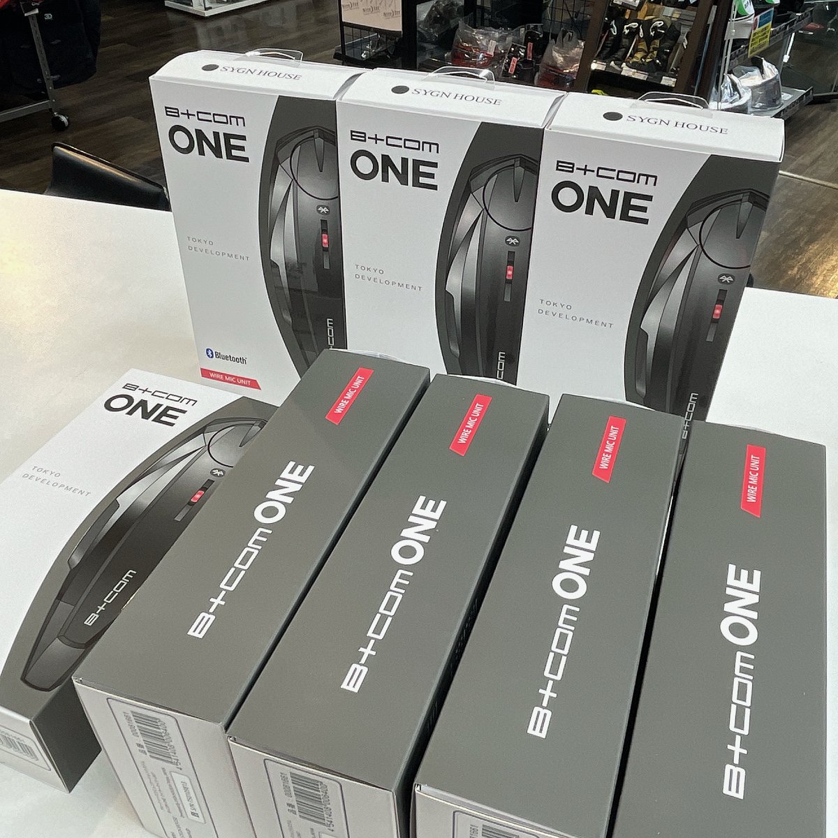 ricolandfuji's tweet photo. #BCOMONE ワイヤーマイクユニット大量に入荷いたしました!!✨
しばらく欠品が続いておりようやく売り場に並びました(*‘∀‘)!!
今ならONEも6XRも在庫ホクホクですよー\( 'ω')/
#サインハウス #BCOM #ビーコム #バイク #ライコランド富士 https://t.co/1pMoKEOKD3