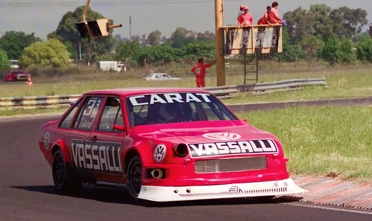 MartinG37147585's tweet photo. Guillermo Maldonado ✔️
Volkswagen Carat 🚘
CholoCano 📸 @ruizeduardom @andresperco1 @lonchilegnani @MercadoM75 @CachoRouco @damonrelatorr @F1Tornello @SicilianoJuan @raulbarcelook @volvetc2000 @SuperTC2000 @TC2000online @AAvolantes @luiscalivp https://t.co/2S7C3FJjqQ