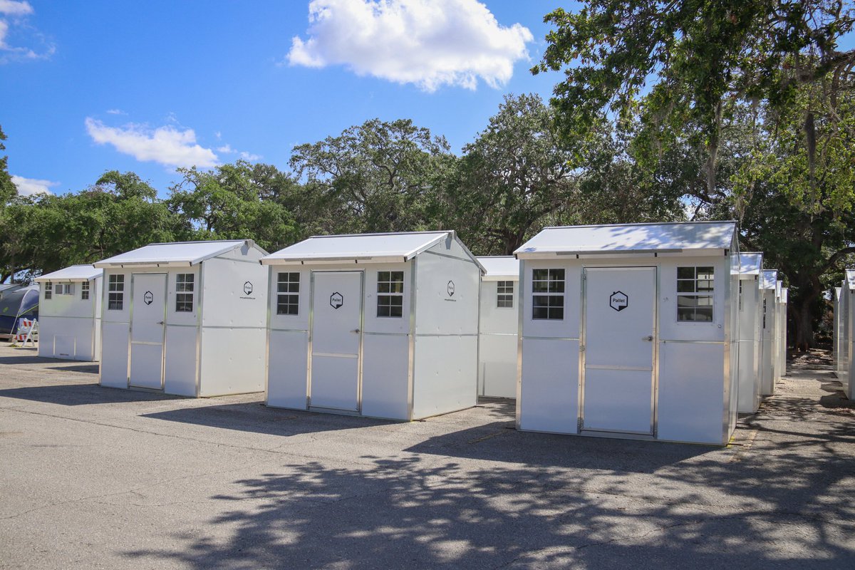 Today, <a href="/THHIorg/">Homeless Initiative</a> CEO, Antoinette Hayes-Triplett, witnessed the wonderful partnership between <a href="/CityofTampa/">City of Tampa</a> and <a href="/CCharitiesDOSP/">Catholic Charities</a> at the unveiling of the new "Hope Cottages" at Tampa HOPE, a #homelessresource program that provides safe, secure, and permanent shelter. 👍🎉