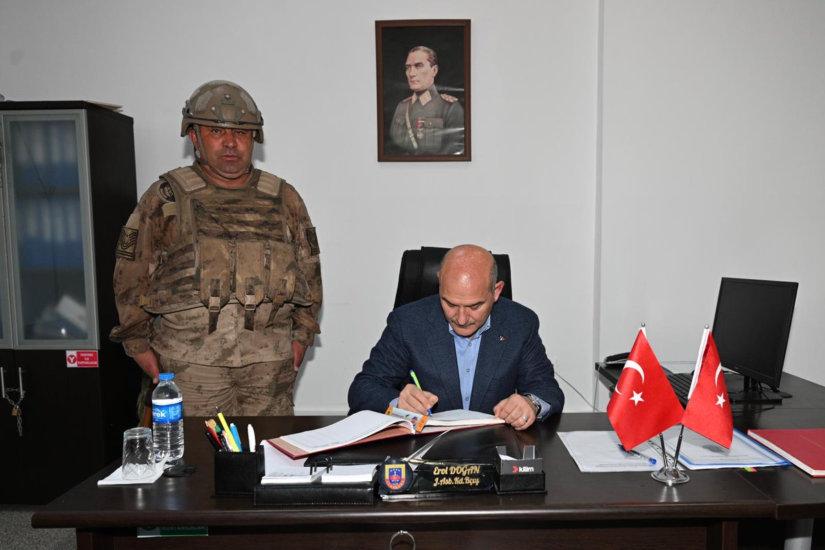 suleymansoylu's tweet photo. Van Başkale Bebleşin Jandarma Karakolu'nda kahramanlarımızla 🇹🇷 https://t.co/ERmHKkJG7Y