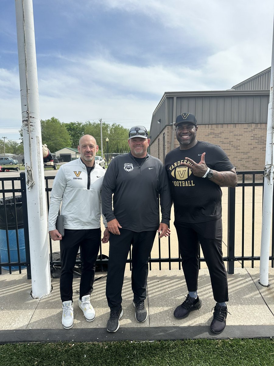 It’s was great getting to visit with Coach Hays and Coach Lustig from Vanderbilt! @VandyFootball