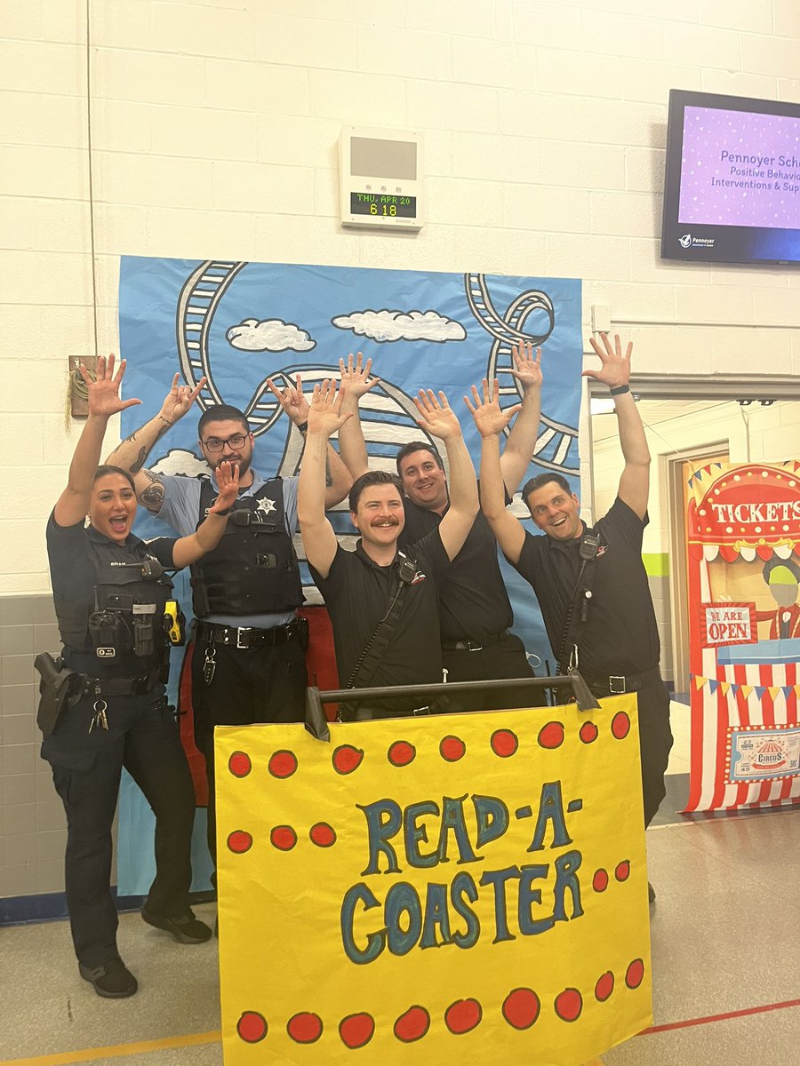 KristinKopta's tweet photo. Literacy night with our community helpers! #pennoyerpride https://t.co/V7aHJ54Agu