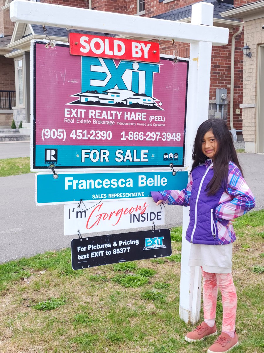 HomesEstate's tweet photo. SOLD 🥳 #realestatechick #sold #simcoe #gtaproperties #exitrealty https://t.co/Kfy4mL3MAH