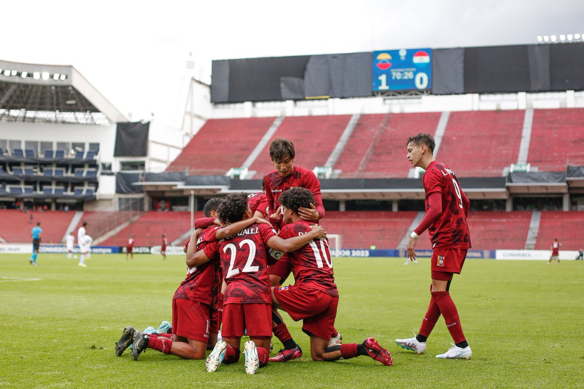 ¡Venezuela es 𝗠𝗨𝗡𝗗𝗜𝗔𝗟𝗜𝗦𝗧𝗔, carajo! 😍🇻🇪

La Selección Vinotinto se clasificó a la Copa Mundial Sub-17 tras derrotar 2-0 a Paraguay en su penúltimo partido del Hexagonal Final.

🔝 David Martinez y Marcos González fueron los goleadores por el combinado nacional.