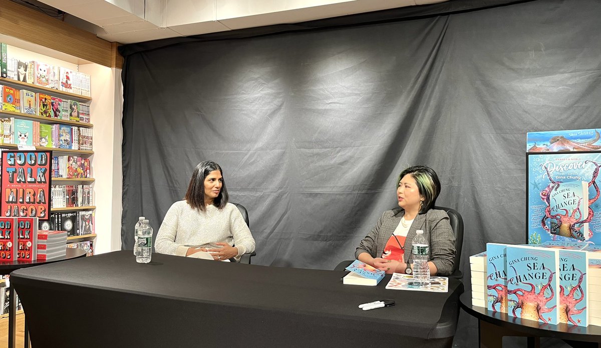 kate_tooley's tweet image. Some of my absolute favorite @NewSchoolWrites humans talking about one of my absolute favorite books #seachange @BNBuzz