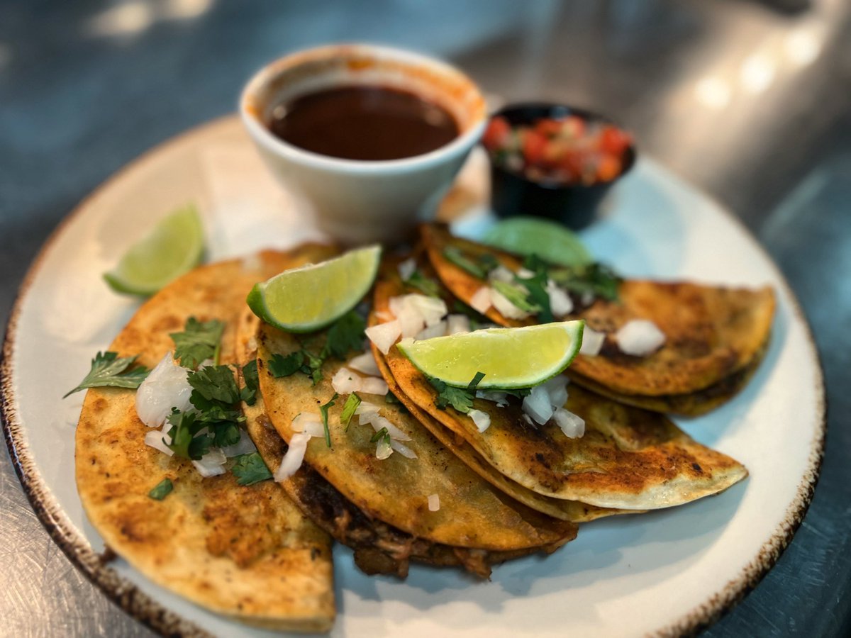 cheflyleb's tweet photo. #tacothursday #birriaBirria
#cheflyleb https://t.co/39ZYEZv6sv