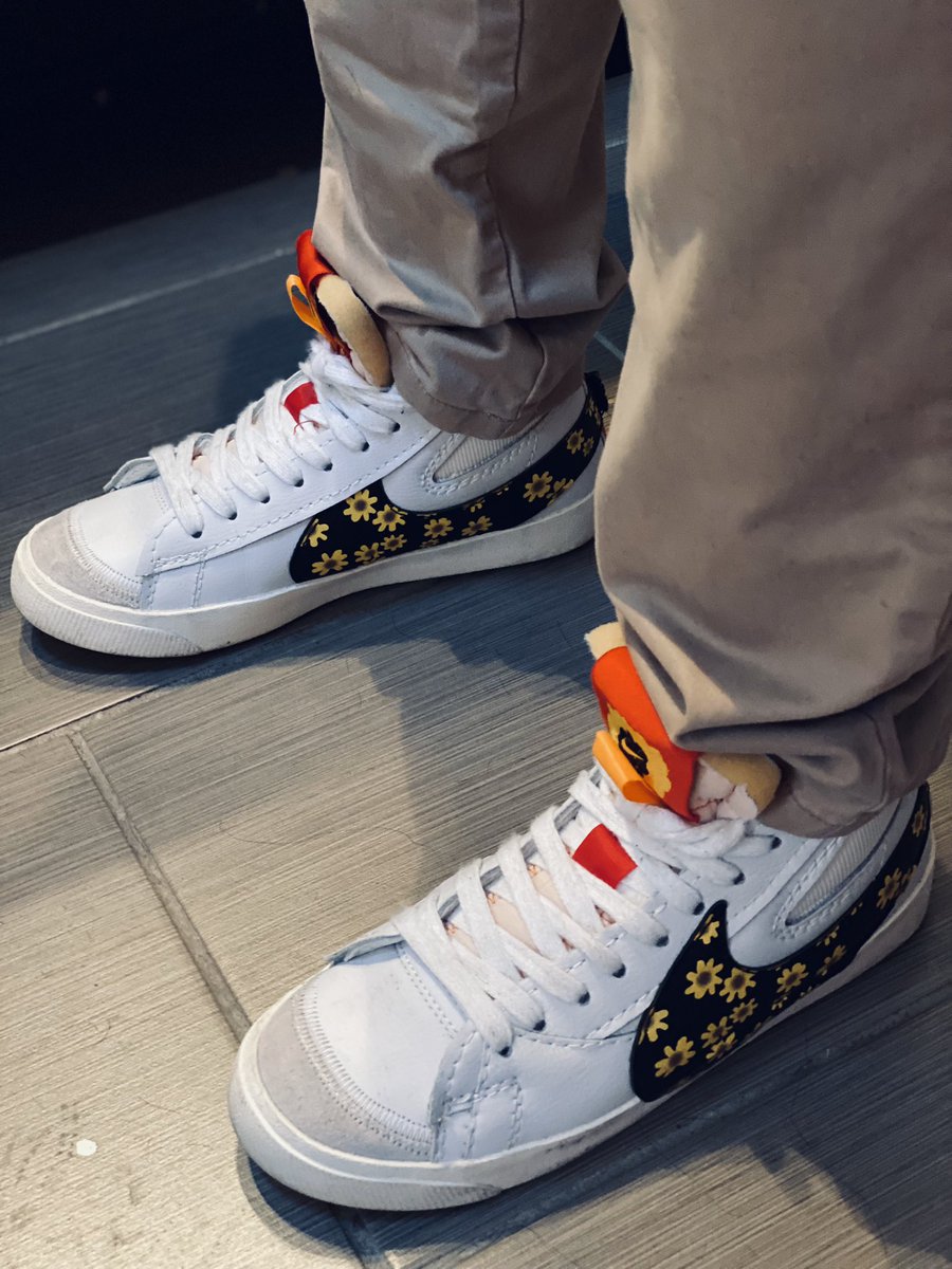 J_Roc650's tweet photo. #DailyKicks
Jumbo Sunflower Blazers https://t.co/UipG8BGrGV