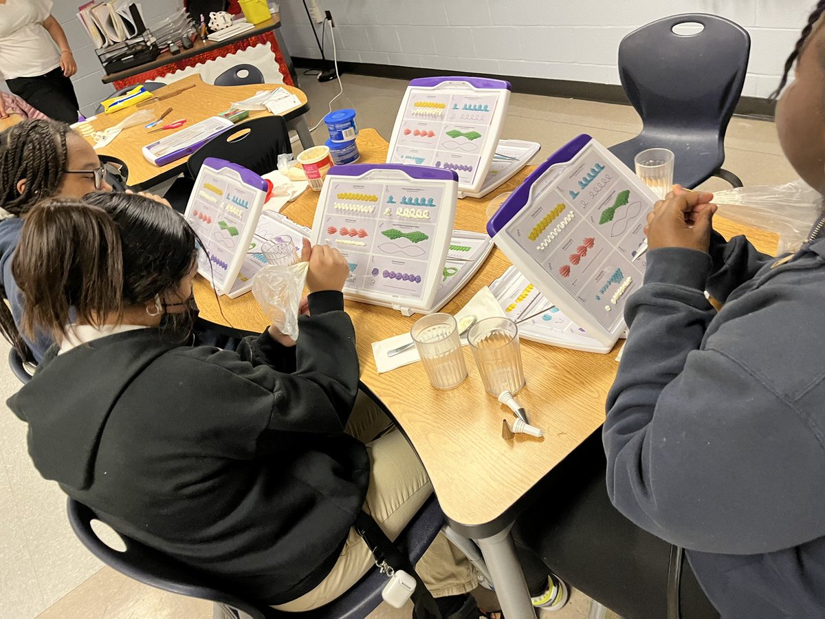 HopeHopkinsFACS's tweet photo. Students practicing for upcoming Cupcake Wars. @prin_pauldwest @ChefWilborn @DustinDavisCTE https://t.co/hzQnMenv6l