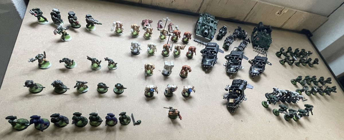 @JewelKnightJess @Mad2Adi @BloodBowlWFC1 Led my devastators 😂
If I didn’t have to fix my tumbledryer asap, I’d have considered repainting all these before selling them- would have been very zen. 
Decades of procrastination in one picture.
Alas, rip innocence 🥲☠️