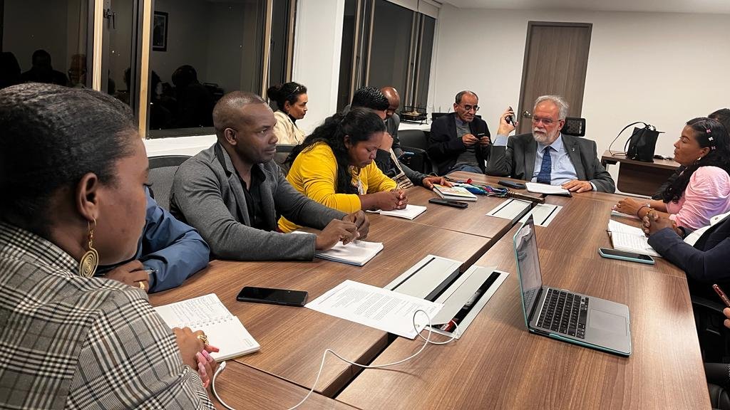 ReDHPaNa's tweet photo. Así mismo fuimos recibidos por Felipe Tascón Recio, director del Programa de Sustitución Voluntaria de Cultivos de Uso Ilícito (PNIS) @RenovacionCo con quién dialogamos acerca de las transformaciones que requieren nuestros territorios para la construcción de la #PazTotal https://t.co/9AMVi5zaL8