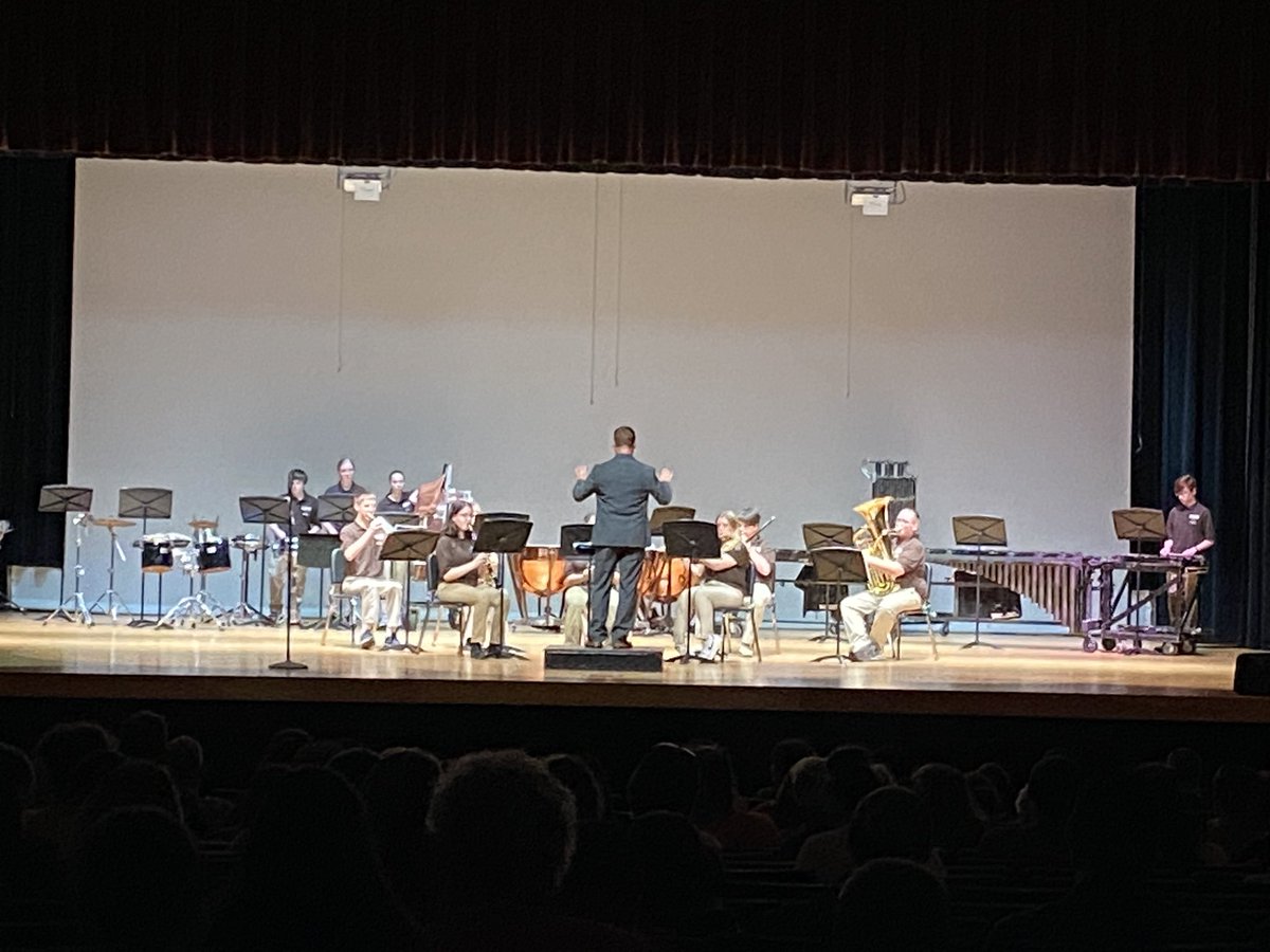 MMS_Colts's tweet photo. MMS Choir &amp; Bands at their Spring Concert!  Great performances by all!  #ColtSound https://t.co/bzogzWUPzc