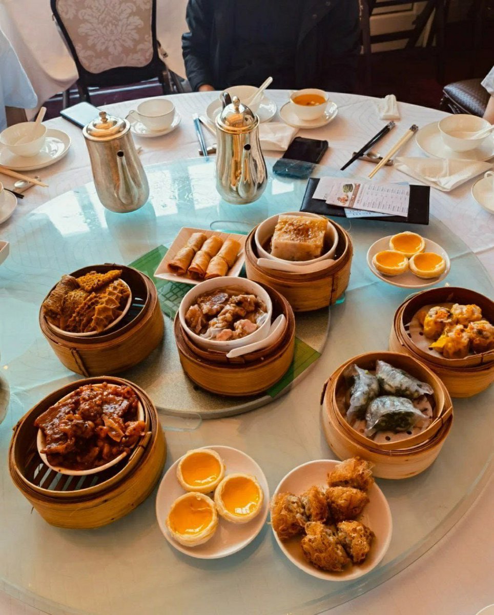 fran_git's tweet image. 🌈🌤 It’s been a long time since I’ve been to Maxim’s Palace in Central. I brought my family to have morning tea on weekends. A good day starts with delicious food. 🍵🫖