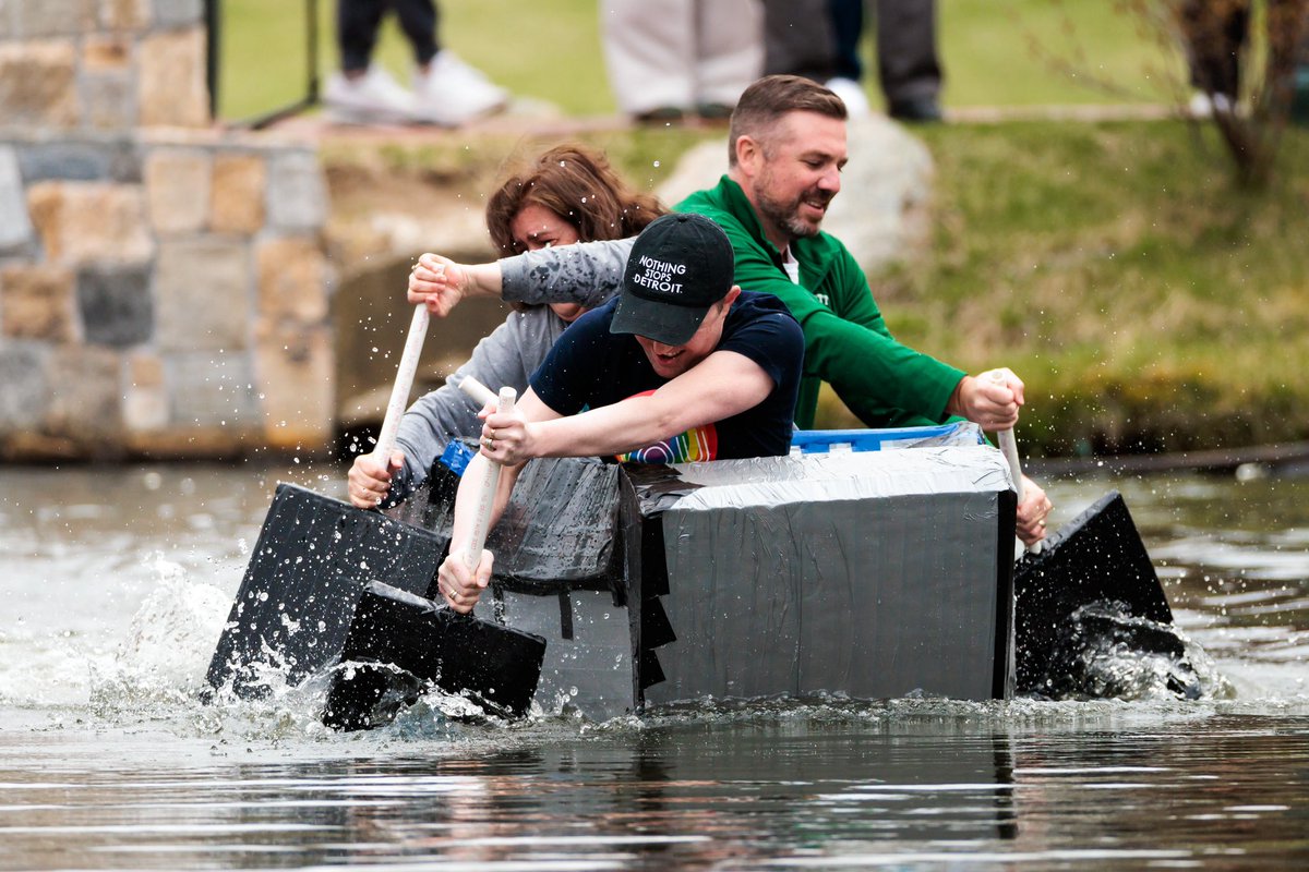 EndicottCollege's tweet photo. Yesterday, our Gulls gave it their all in this year’s annual Spring Week Regatta! Students and staff built homemade boats to sail across the Endicott lakes, and two teams came out on top⛵️
#Regatta #SpringWeek #Students #Staff #ThisisEndicott https://t.co/5HmC8tZMqp