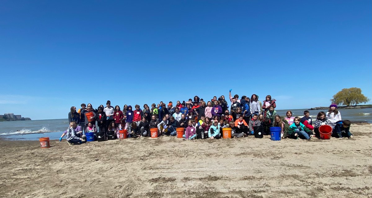 RHTAStem7's tweet photo. As we work towards the end of our ‘Human Impacts on the Environment’ project, we are continuing to work towards making a positive impact in our community. Wednesday, we recovered 33 lbs of trash from Edgewater. Thank you 4th for joining us to make a difference, what a fun day! https://t.co/2fqf08gVhw