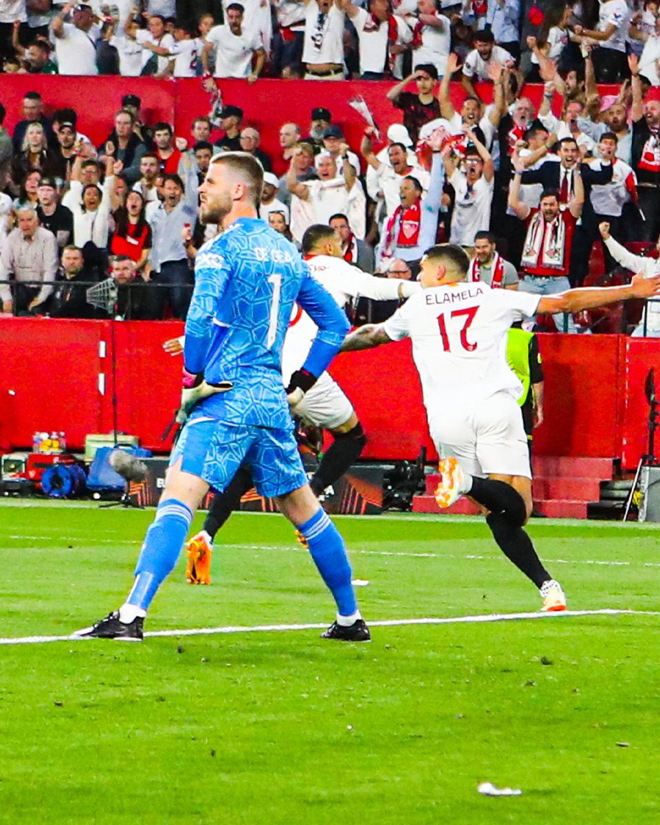 uahamma's tweet photo. POV: @D_DeGea proved over the years that he is just an average player 
He always fuck up when @ManUtd
 are playing decisive game 
#Eriktenhag should learn that by now 
We don't need him keeping our goal post anymore https://t.co/SLwFqVJsYV