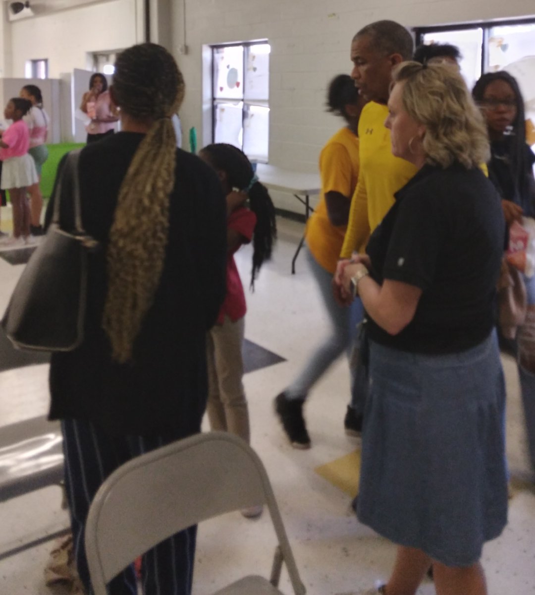 writers_ms's tweet photo. STAAR Night 2023 at Shadowbriar Elementary School!
@shadowbriares @TeamHISD @TheLeaderinMe 
#STAAR #Bulldogs #HISD https://t.co/W6WLLzL02k