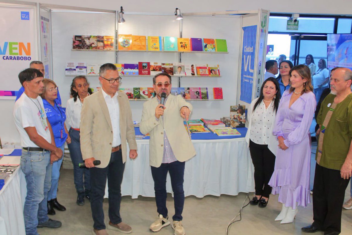 Nancy de Lacava tweet media