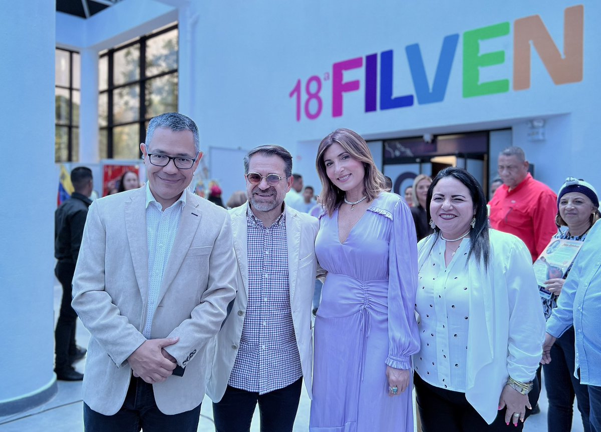 Nancy de Lacava tweet media