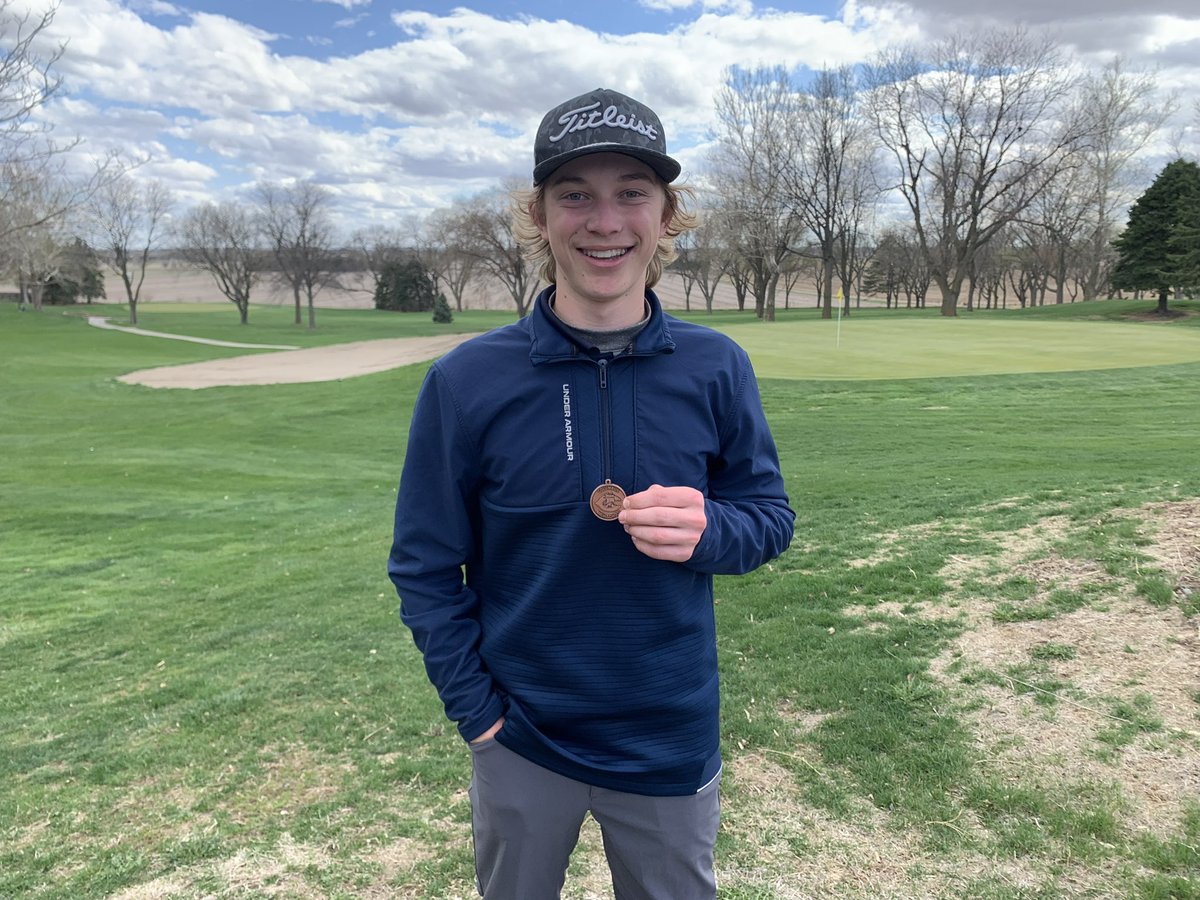 Congrats to Carson K for shooting a 76 and medaling 6th (tied 4th) at the Columbus Invite at Elks CC. 🐊⛳️