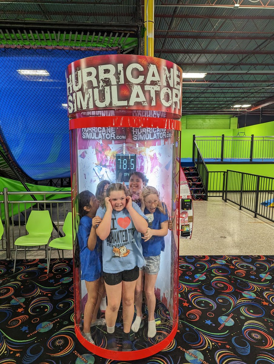 Anahuac_ELEM's tweet photo. Mrs Powell got to enjoy some time away with some amazing NEHS 5th graders today!!
#AESNEHS
#Communityservicematters https://t.co/vd5oDphox2