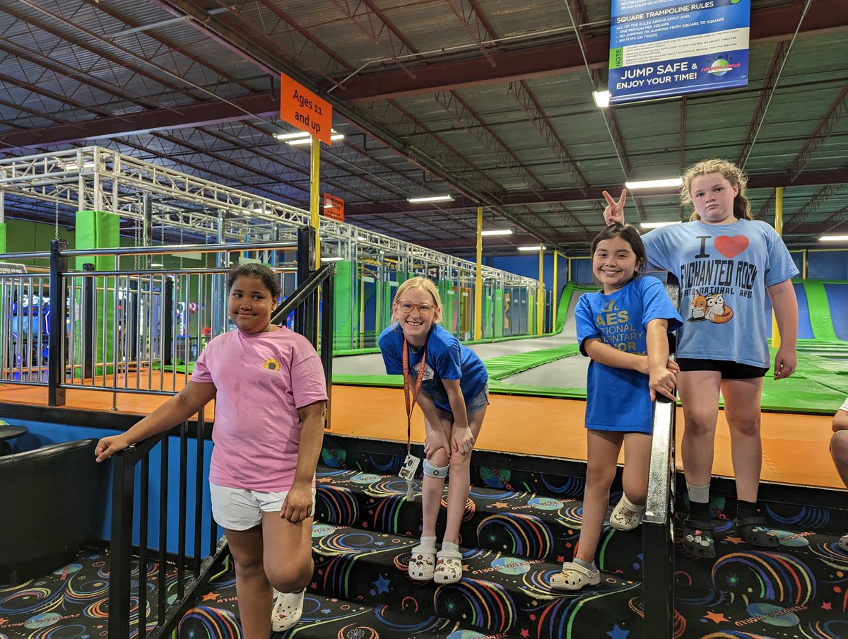 Anahuac_ELEM's tweet photo. Mrs Powell got to enjoy some time away with some amazing NEHS 5th graders today!!
#AESNEHS
#Communityservicematters https://t.co/vd5oDphox2