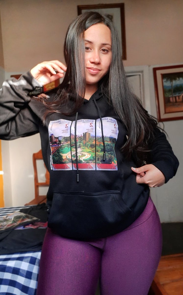 skartista's tweet image. Buenas noches, comprenle sueters a su médico en formación y artista de confianza (pq la carrera está cara mano) Gracias feliz noche 😌