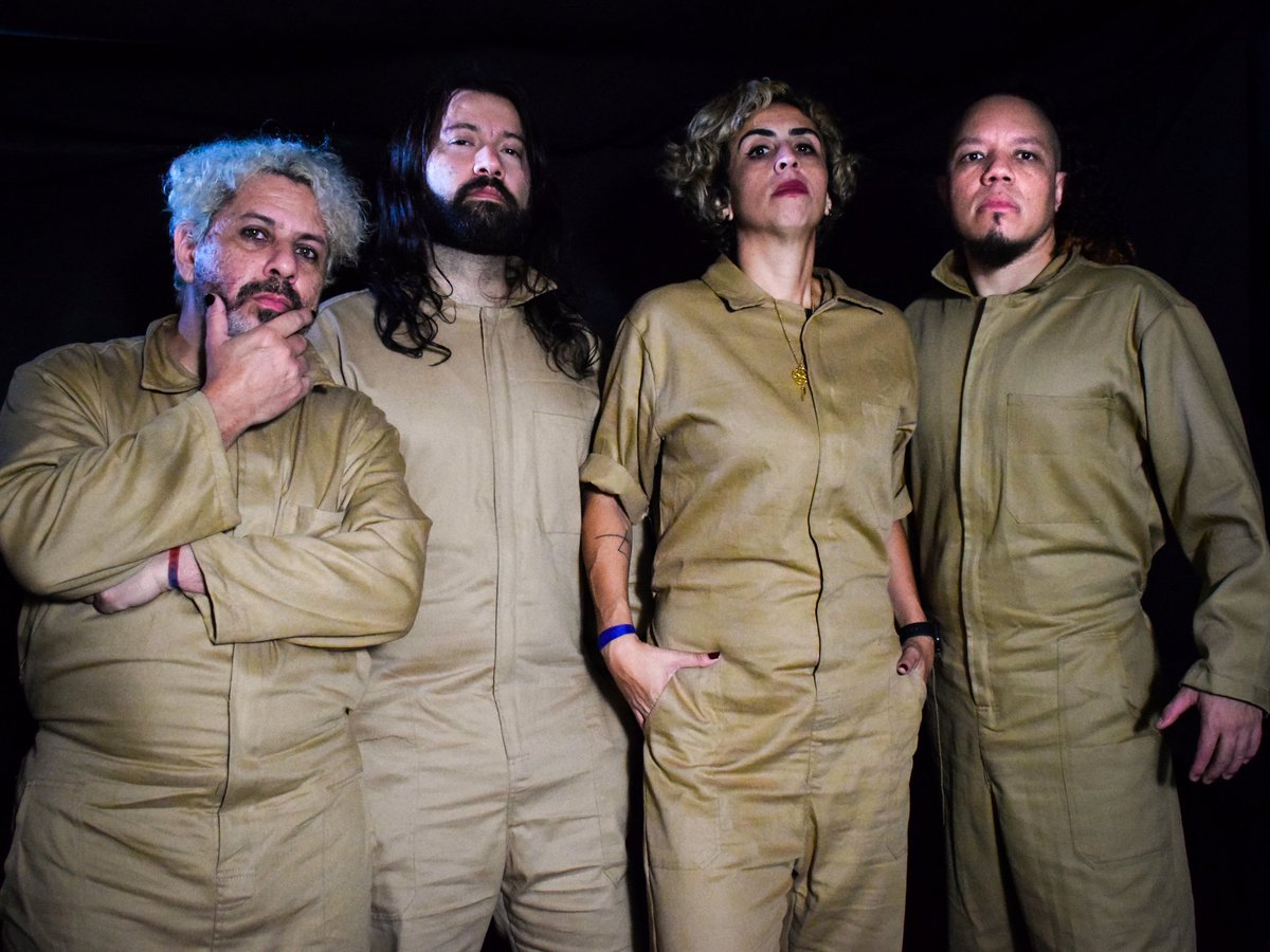 NoiseUnderCtrl's tweet photo. Além do single em todas as plataformas, dia 02 de maio também chega ao Youtube o vídeo oficial de "Caixa dos Esquecidos". É Noise! 🤘🏻

📷 by Carla Cardoso

Faça o pre-save e inclua "Caixa dos Esquecidos" no link:
https://t.co/g3Ey6zNM5p

É Noise! 🤘🏻 https://t.co/hQ0Skho2GH