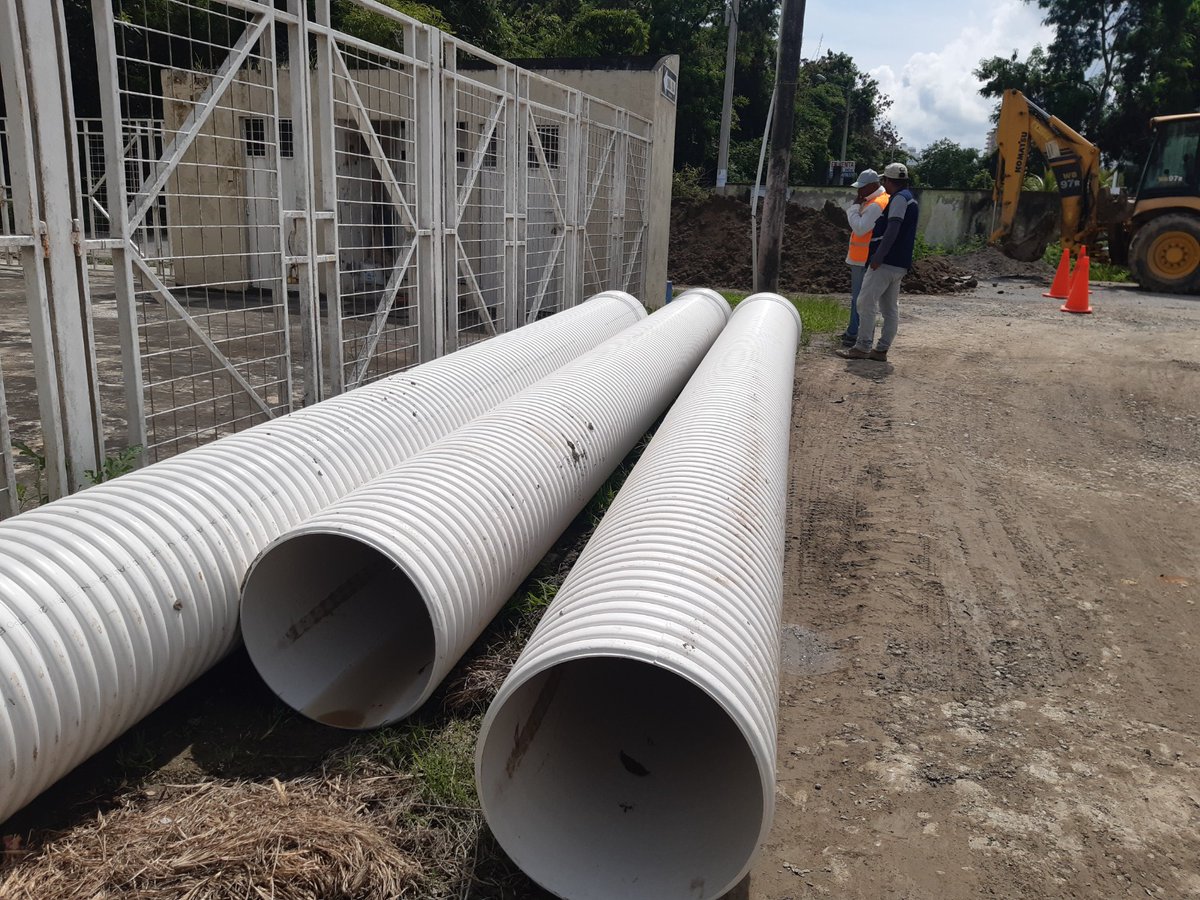 MuniAtacames's tweet photo. ¡Dilo con fuerza! 

#MásObrasParaAtacames l Cuenta regresiva, obra imparable, en #Tonsupa prosiguen los trabajos de alcantarillado sanitario a través de la construcción de pozos, cajas de revisión y sumideros de aguas lluvias, previo a la instalación de tubería

#HastaElÚltimoDía https://t.co/yF07DPbCKT