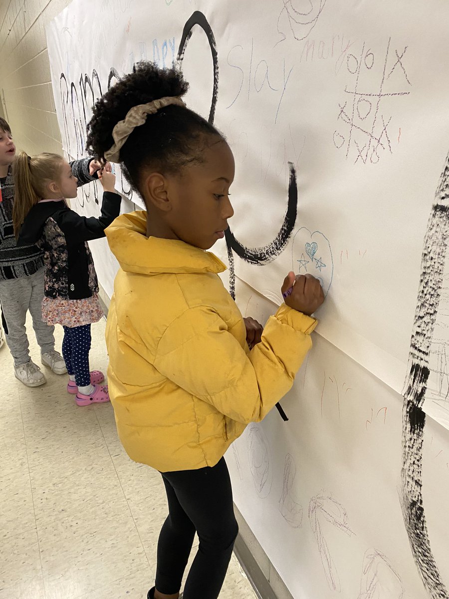FRCSBarnes's tweet photo. Such an amazing  “Fine Arts Night” @FRCSBarnes  @BobceanFrcs  The families were treated to fine art and hands on activities. https://t.co/jp1JtOAaRV