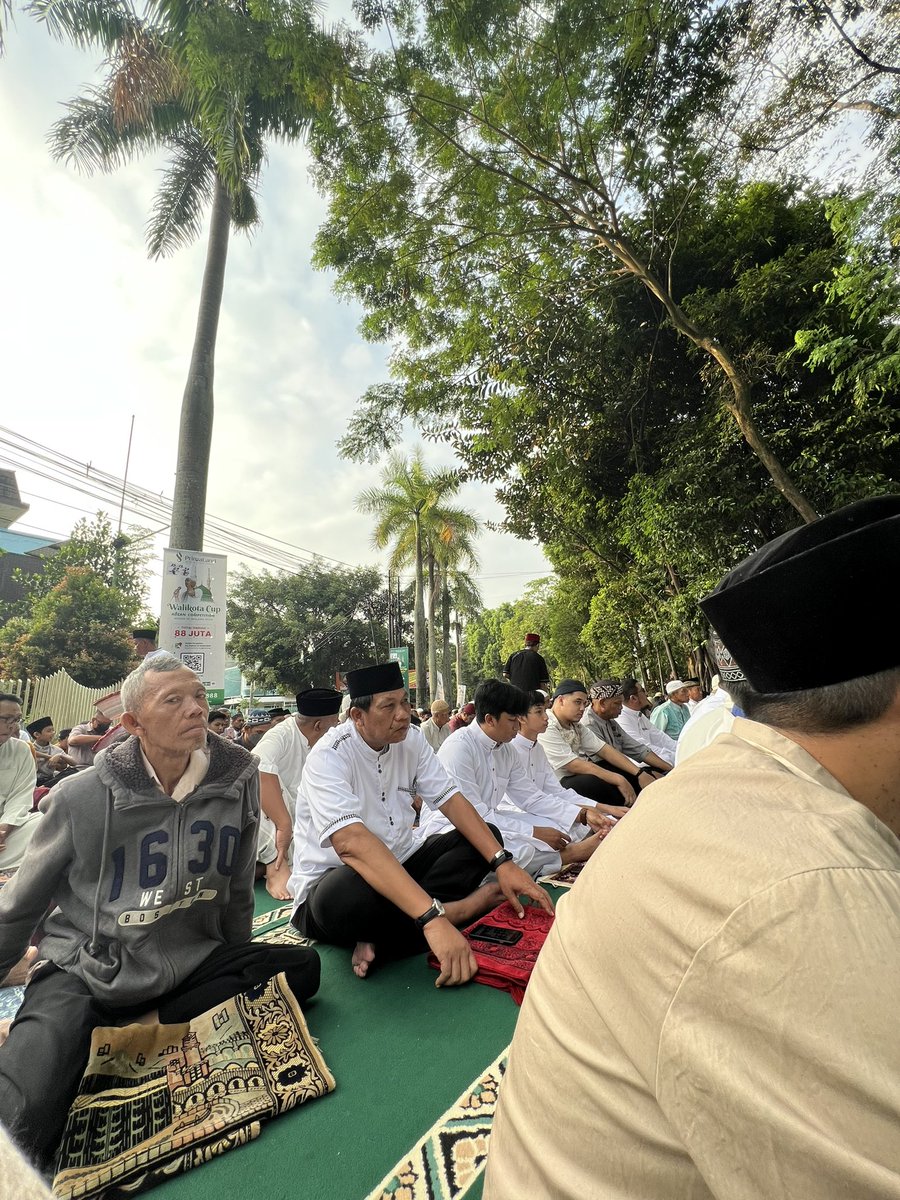 aseVengers's tweet photo. selamat lebaran semuanya 🤲🏻 #IdulFitri21April https://t.co/2r9vruduiI