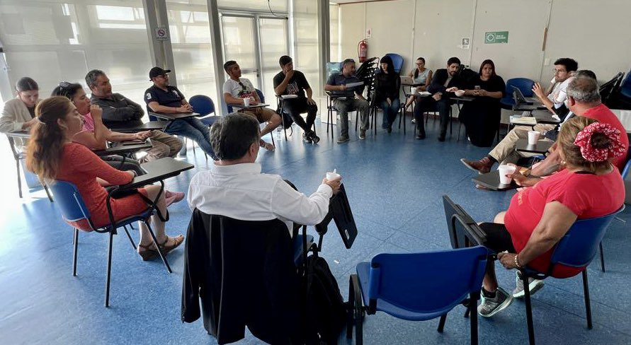 ippnorte's tweet photo. 📍Cuarto día de la II Misión OECD, en el que las reuniones realizadas con el CORE #Antofagasta y la comunidad de Caleta Coloso, marcaron la jornada. Los expertos de la @OECD_local , @GOREAntofagasta e IPP buscan conocer las propuestas y problemáticas de comunidades del territorio https://t.co/p88g7MPN5X