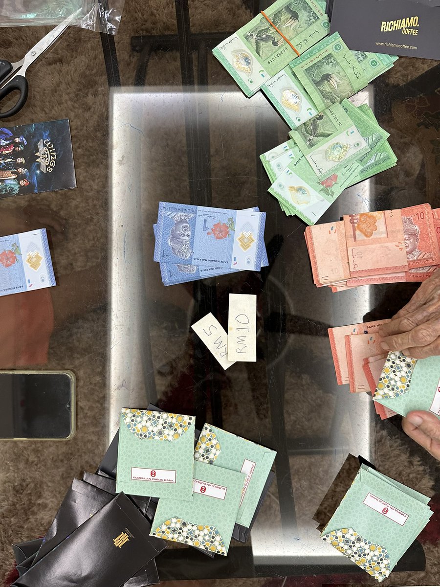 aqoimran's tweet photo. Berapa duit raya kena bagi pada anak-anak? https://t.co/bJC28GyBdD