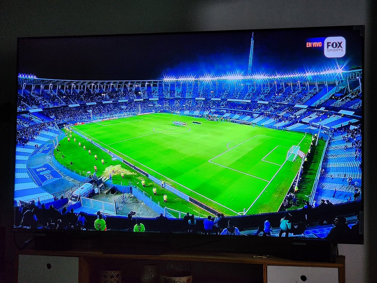 CAIplaneta's tweet photo. Hagamos un asado, Independiente pone las copas y Racing el vacio https://t.co/Wao5GCHAJZ